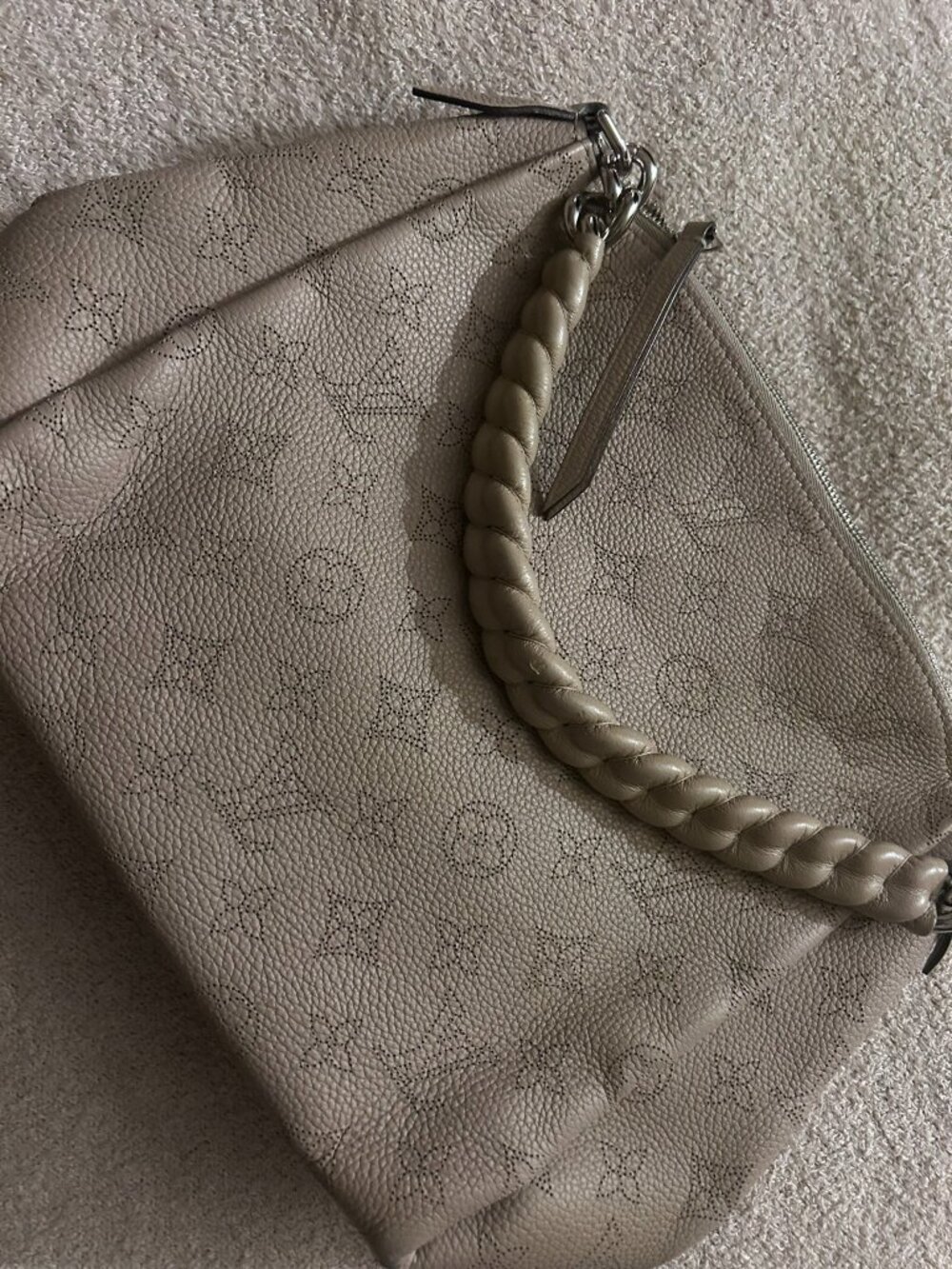 AUTHENTIC Louis Vuitton Mahina Babylone Chain BB Galet